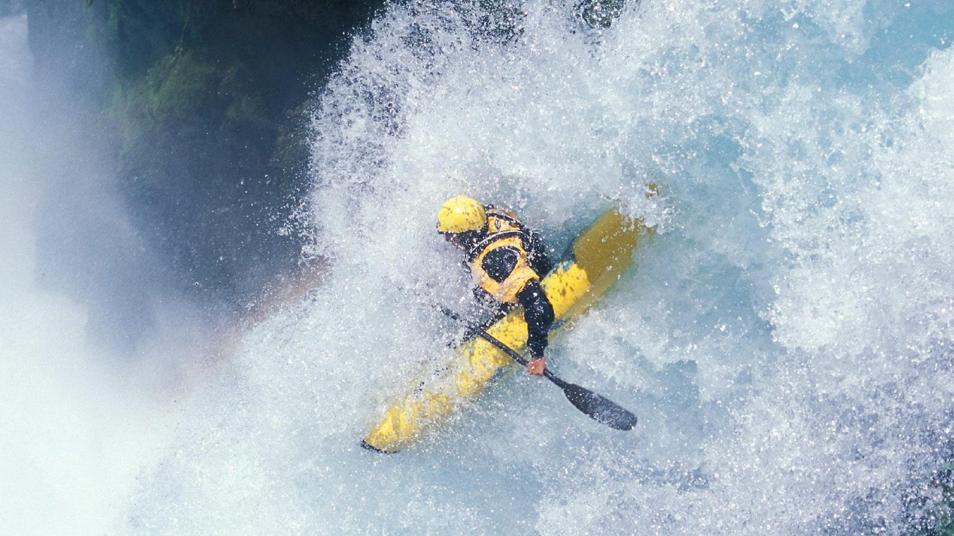 “铁血战士”——车手面对困难与挑战的奋战瞬间，铁血战士机车